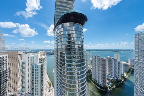 Condo in Miami, Florida, 3 bedrooms  № 1889656 - photo 2