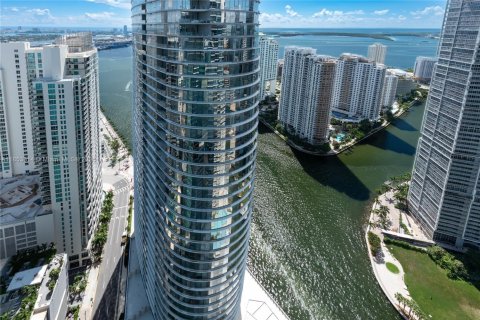 Condo in Miami, Florida, 3 bedrooms  № 1889656 - photo 4