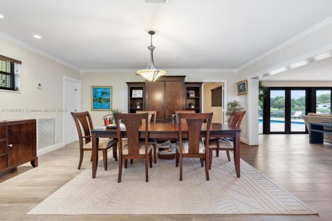 House in Miami Lakes, Florida 5 bedrooms, 218.97 sq.m. № 1889615 - photo 23
