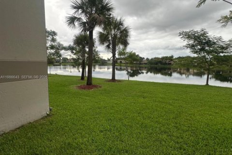 Condominio en venta en Sunrise, Florida, 3 dormitorios, 112.97 m2 № 2048402 - foto 26