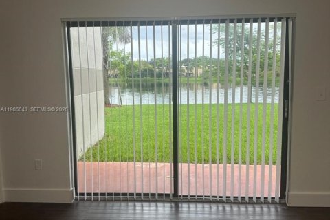 Condominio en venta en Sunrise, Florida, 3 dormitorios, 112.97 m2 № 2048402 - foto 5