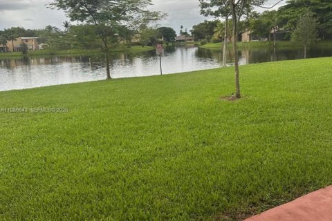 Condominio en venta en Sunrise, Florida, 3 dormitorios, 112.97 m2 № 2048402 - foto 19