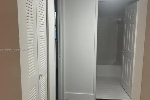 Condominio en venta en Sunrise, Florida, 3 dormitorios, 112.97 m2 № 2048402 - foto 8