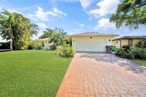 Casa en venta en Port Charlotte, Florida, 3 dormitorios, 148.92 m2 № 1591173 - foto 4