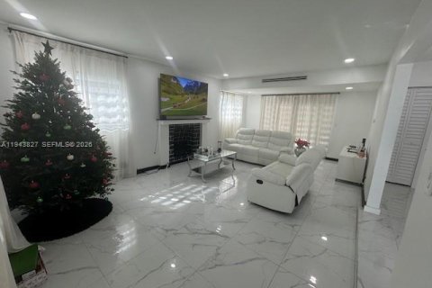 Купить виллу или дом в Майами, Флорида 3 спальни, 157.93м2, № 2080151 - фото 9
