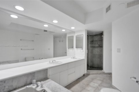 Copropriété à vendre à Sunny Isles Beach, Floride: 2 chambres, 135.64 m2 № 1979705 - photo 14