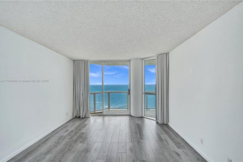 Copropriété à vendre à Sunny Isles Beach, Floride: 2 chambres, 135.64 m2 № 1979705 - photo 15
