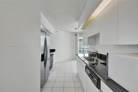Copropriété à vendre à Sunny Isles Beach, Floride: 2 chambres, 135.64 m2 № 1979705 - photo 10