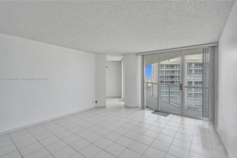 Copropriété à vendre à Sunny Isles Beach, Floride: 2 chambres, 135.64 m2 № 1979705 - photo 8