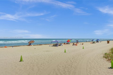 Copropriété à vendre à Sunny Isles Beach, Floride: 2 chambres, 135.64 m2 № 1979705 - photo 28