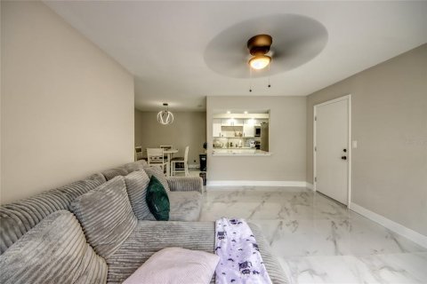 Купить кондоминиум в Форт Майерс, Флорида 4 комнаты, 81.94м2, № 1908685 - фото 10
