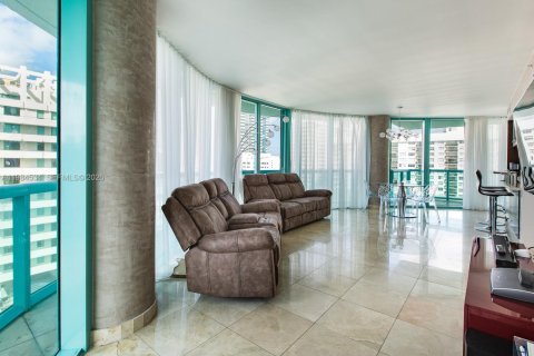 Снять в аренду кондоминиум в Майами-Бич, Флорида 2 спальни, 120.77м2, № 2045737 - фото 8