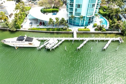 Condo in Miami Beach, Florida, 2 bedrooms  № 2045737 - photo 18