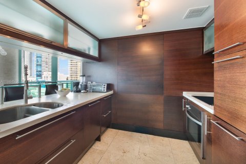 Снять в аренду кондоминиум в Майами-Бич, Флорида 2 спальни, 120.77м2, № 2045737 - фото 5