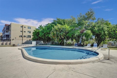 Condominio en venta en Hollywood, Florida, 1 dormitorio, 65.96 m2 № 2020666 - foto 13