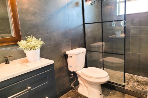 Condominio en venta en Hollywood, Florida, 1 dormitorio, 65.96 m2 № 2020666 - foto 12