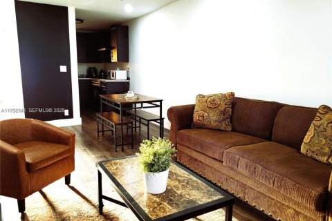 Condominio en venta en Hollywood, Florida, 1 dormitorio, 65.96 m2 № 2020666 - foto 5