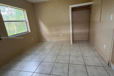 House in North Lauderdale, Florida 4 bedrooms, 137.5 sq.m. № 2086825 - photo 7
