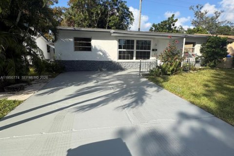 House in North Lauderdale, Florida 4 bedrooms, 137.5 sq.m. № 2086825