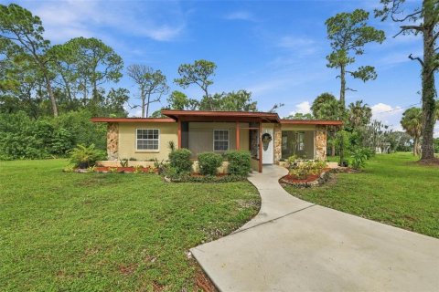 Villa ou maison à Ruskin, Floride 3 chambres, 152.17 m2 № 2405534
