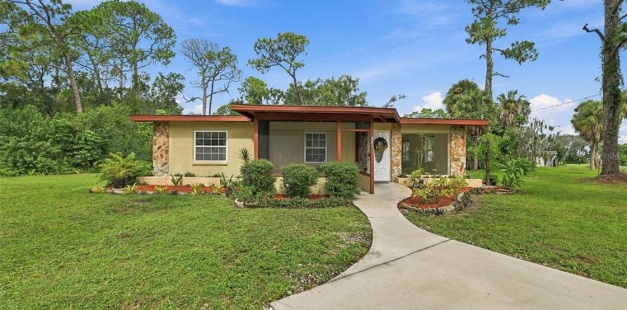 Villa ou maison à Ruskin, Floride 3 chambres, 152.17 m2 № 2405534
