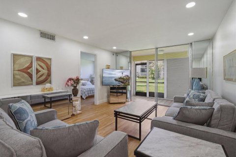 Condominio en venta en Pembroke Pines, Florida, 1 dormitorio, 83.61 m2 № 2175494 - foto 7