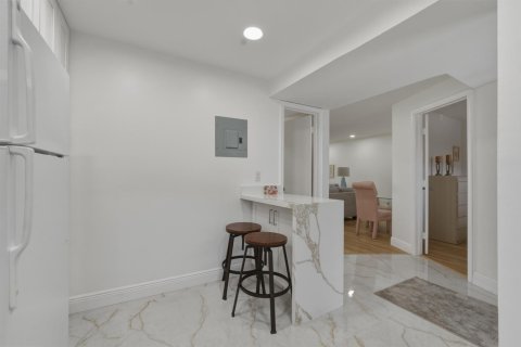 Condominio en venta en Pembroke Pines, Florida, 1 dormitorio, 83.61 m2 № 2175494 - foto 12
