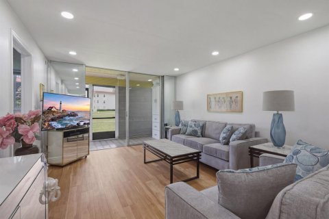 Condominio en venta en Pembroke Pines, Florida, 1 dormitorio, 83.61 m2 № 2175494 - foto 2