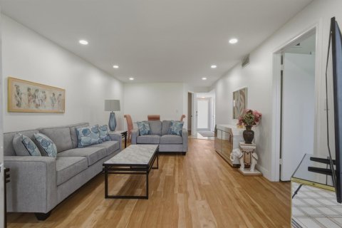 Condominio en venta en Pembroke Pines, Florida, 1 dormitorio, 83.61 m2 № 2175494 - foto 8