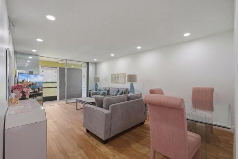 Condominio en venta en Pembroke Pines, Florida, 1 dormitorio, 83.61 m2 № 2175494 - foto 9