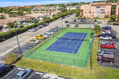 Copropriété à vendre à Lauderdale Lakes, Floride: 2 chambres, 93.83 m2 № 1863129 - photo 2