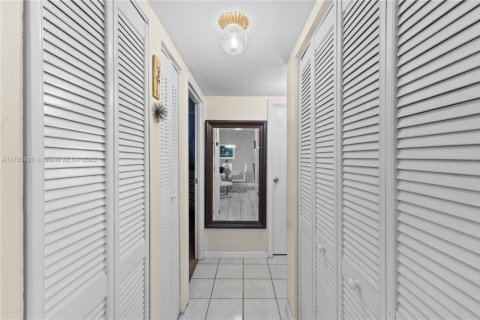 Copropriété à vendre à Lauderdale Lakes, Floride: 2 chambres, 93.83 m2 № 1863129 - photo 23