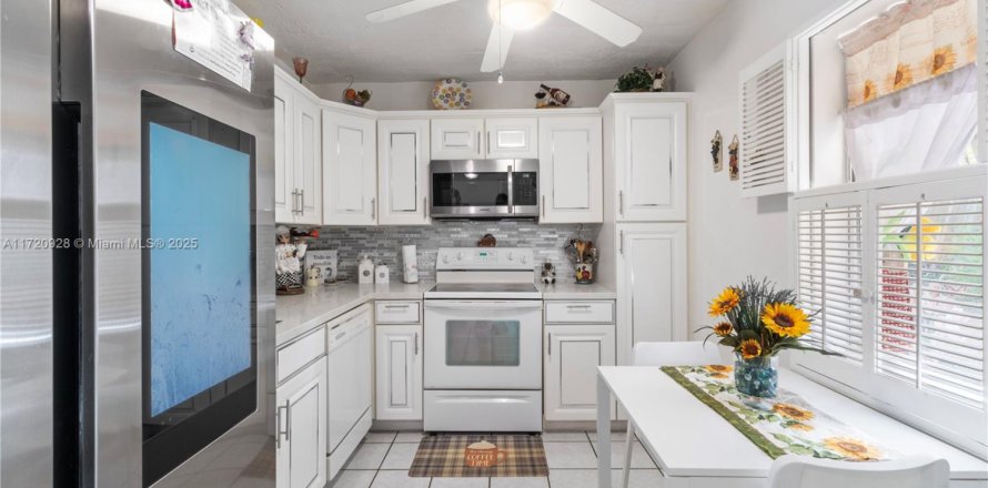 Condo à Lauderdale Lakes, Floride, 2 chambres № 1863129