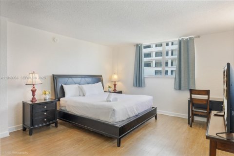 Copropriété à vendre à Hollywood, Floride: 2 chambres, 125.05 m2 № 2189455 - photo 9