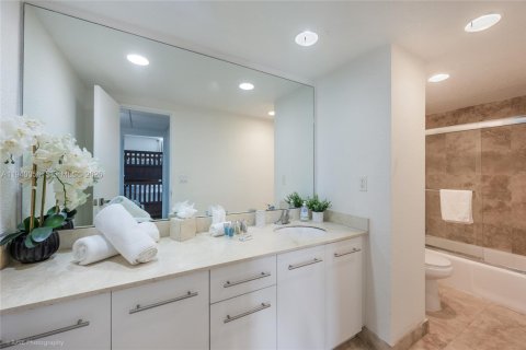 Copropriété à vendre à Hollywood, Floride: 2 chambres, 125.05 m2 № 2189455 - photo 13
