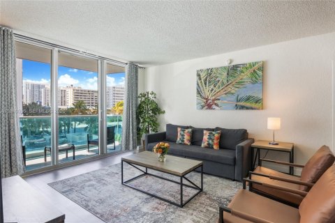 Copropriété à vendre à Hollywood, Floride: 2 chambres, 125.05 m2 № 2189455 - photo 6