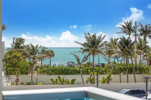 Copropriété à vendre à Hollywood, Floride: 2 chambres, 125.05 m2 № 2189455 - photo 7