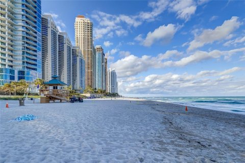 Copropriété à vendre à Sunny Isles Beach, Floride: 2 chambres, 136.57 m2 № 2049873 - photo 6