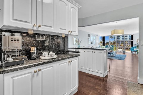 Купить кондоминиум в Майами-Бич, Флорида 2 спальни, 167.69м2, № 2023881 - фото 11