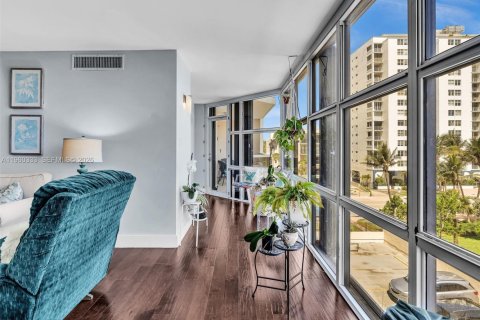 Купить кондоминиум в Майами-Бич, Флорида 2 спальни, 167.69м2, № 2023881 - фото 18