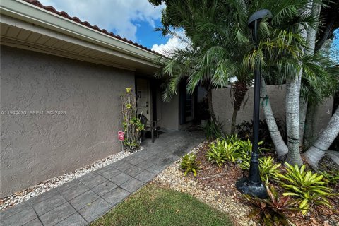 Condominio en alquiler en Hollywood, Florida, 3 dormitorios, 187.66 m2 № 2001049 - foto 7