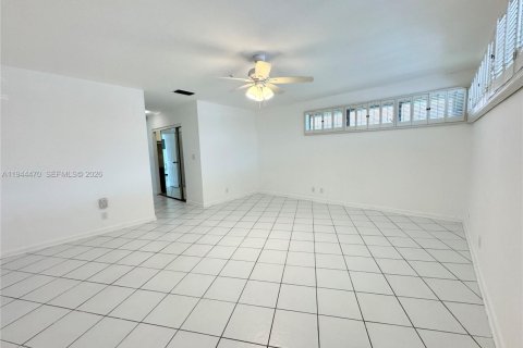 Condominio en alquiler en Hollywood, Florida, 3 dormitorios, 187.66 m2 № 2001049 - foto 23