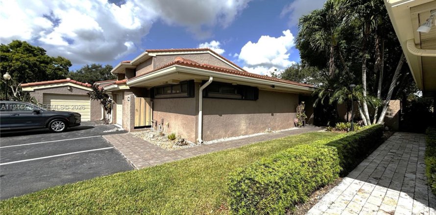 Condominio en Hollywood, Florida, 3 dormitorios  № 2001049