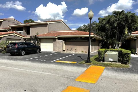 Condominio en alquiler en Hollywood, Florida, 3 dormitorios, 187.66 m2 № 2001049 - foto 12