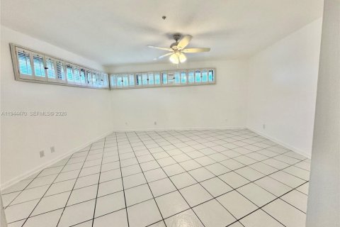 Condominio en alquiler en Hollywood, Florida, 3 dormitorios, 187.66 m2 № 2001049 - foto 24