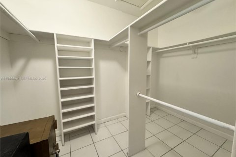 Condominio en alquiler en Hollywood, Florida, 3 dormitorios, 187.66 m2 № 2001049 - foto 22