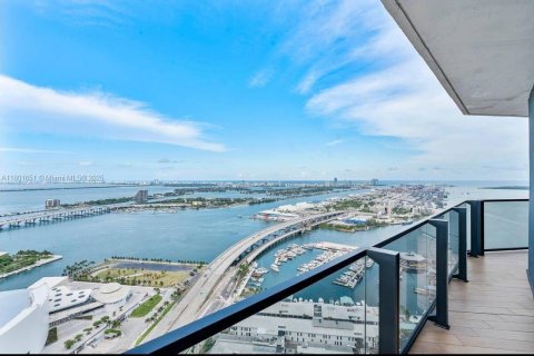 Condominio en alquiler en Miami, Florida, 2 dormitorios, 111.67 m2 № 1748415 - foto 2