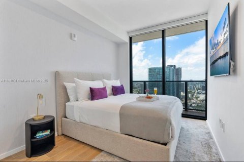 Condominio en alquiler en Miami, Florida, 2 dormitorios, 111.67 m2 № 1748415 - foto 13