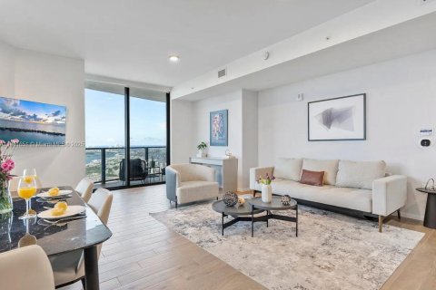 Condominio en alquiler en Miami, Florida, 2 dormitorios, 111.67 m2 № 1748415 - foto 4