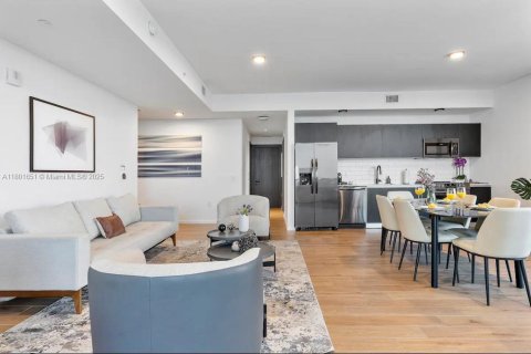 Condominio en alquiler en Miami, Florida, 2 dormitorios, 111.67 m2 № 1748415 - foto 10